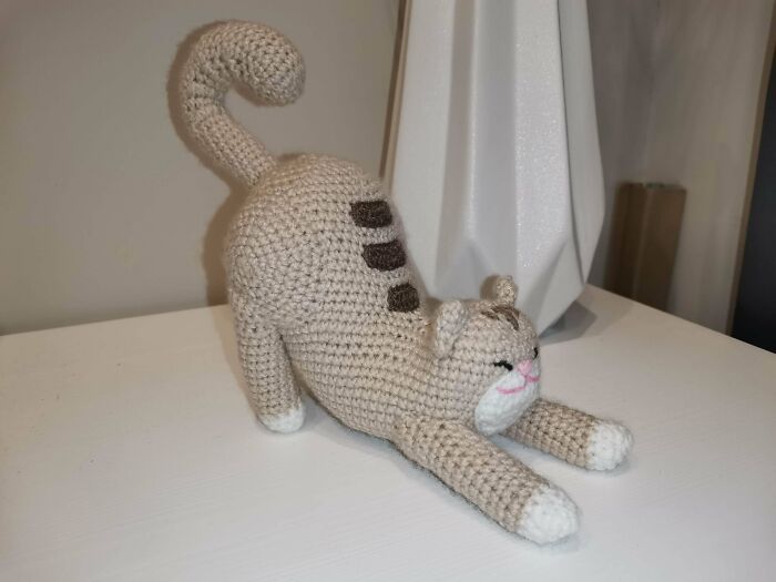Just Finished Designing My First Pattern: A Stretching Cat 