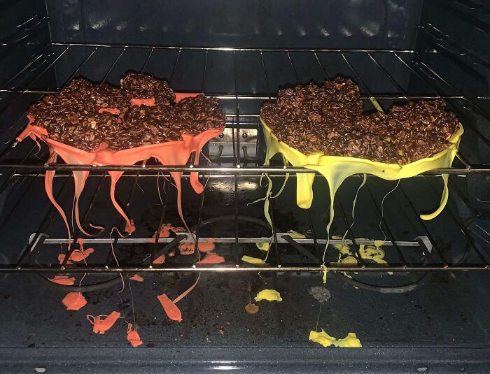 Put My No-Bake Cookies In The Oven To Cool Overnight. Forgot And Didn’t Tell The Wife But I Sure Remembered When She Started Preheating The Oven For Breakfast Pizzas