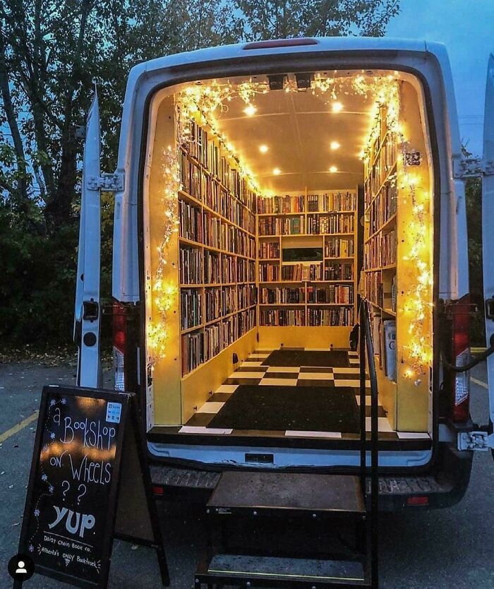 Dropping Out Of College To Have A Bookstore On Wheels