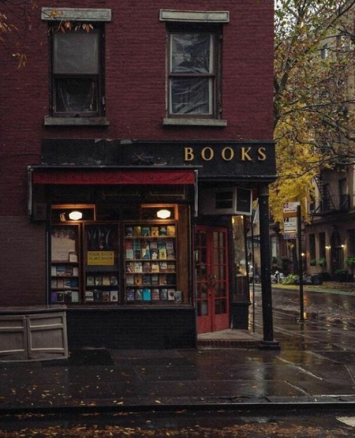 My Little Bookstore In The Rain