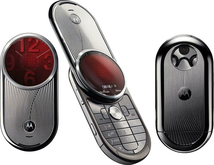 The Motorola Aura Really Feels Like The Retrofuturism Dream Phone