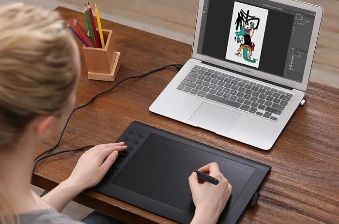  A Drawing Tablet: Your Desk’s New Bestie For Digital Art