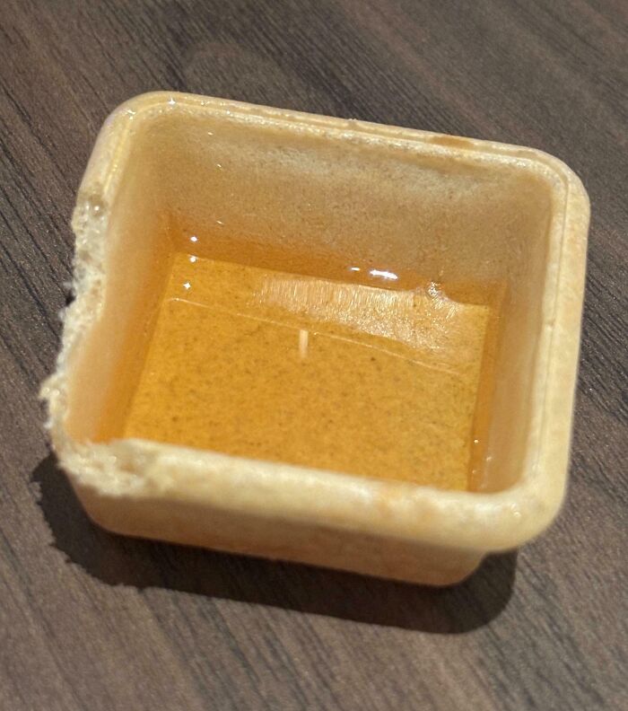 Te dan este contenedor para la miel en el bufet de desayuno, y también se puede comer