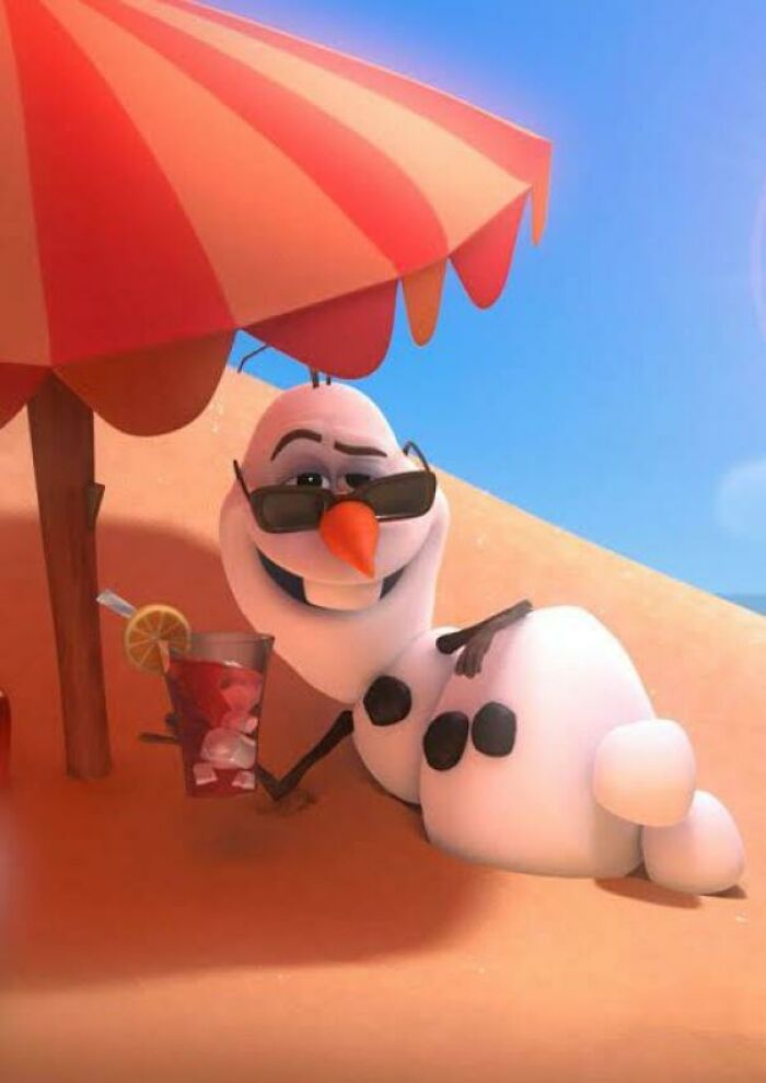 In Frozen: The Ice In Olaf’s Drink Is Shaped The Same As His Body (Head, Torso, Butt, Feet)