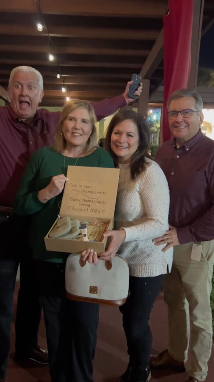 Besties Who Fell Pregnant At The Same Time Had Their Wish Come True After Their Kids Got Married Besties Who Fell Pregnant At The Same Time Had Their Wish Come True After Their Kids Got Married