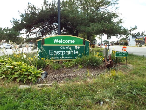 Eastpointe-city-entrance-662bb4c93c14f.jpg