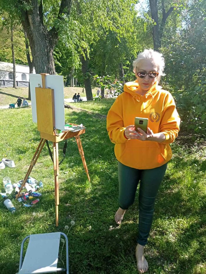 My Friends And I Went To An Art Plein Air With A Lilac Landscape (15 Pics) My Friends And I Went To An Art Plein Air With A Lilac Landscape (15 Pics)