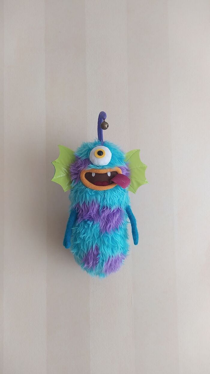 Crazy Monsters On Your Boring Walls (13 Pics)