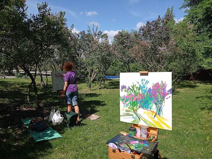 My Friends And I Went To An Art Plein Air With A Lilac Landscape (15 Pics) My Friends And I Went To An Art Plein Air With A Lilac Landscape (15 Pics)