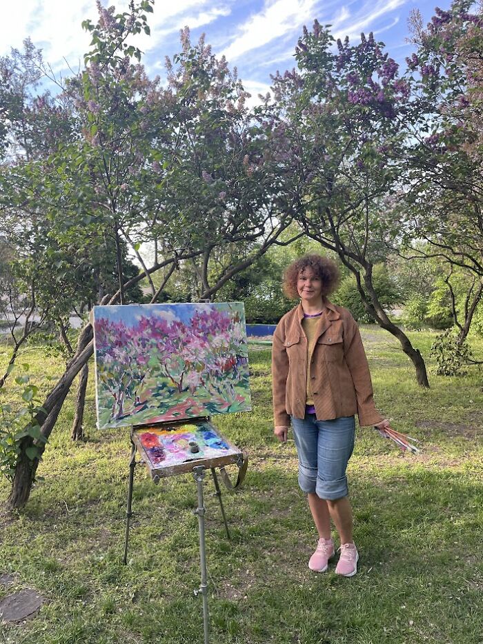 My Friends And I Went To An Art Plein Air With A Lilac Landscape (15 Pics) My Friends And I Went To An Art Plein Air With A Lilac Landscape (15 Pics)
