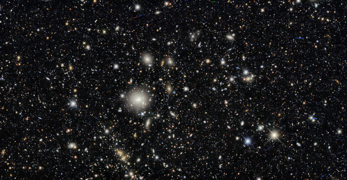 Nuevos datos científicos muestran que la materia oscura es más extraña de lo que pensábamos