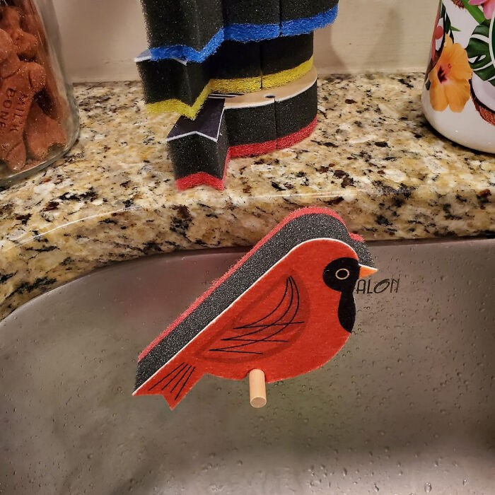 Washing Up Takes Wing With These Adorable Perched Bird Sponges