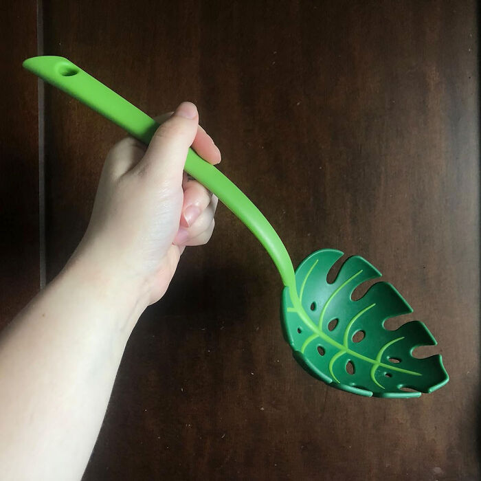 Cooking Goes Green With This Heat-Resistant Fun Monstera Leaf Ladle