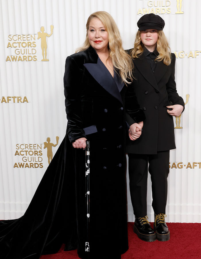 After Accidentally Eating Feces, Christina Applegate Gets Sapovirus And Has To Wear Diapers After Accidentally Eating Feces, Christina Applegate Gets Sapovirus And Has To Wear Diapers