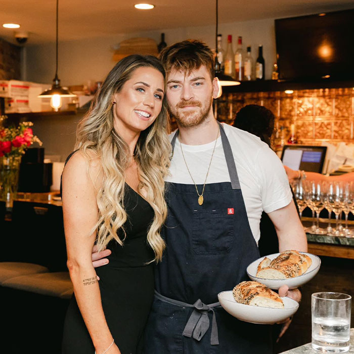 Internet Tracks Down Husband Who Abandoned Pregnant Wife And Child, Finds Him On Bumble Internet Tracks Down Husband Who Abandoned Pregnant Wife And Child, Finds Him On Bumble