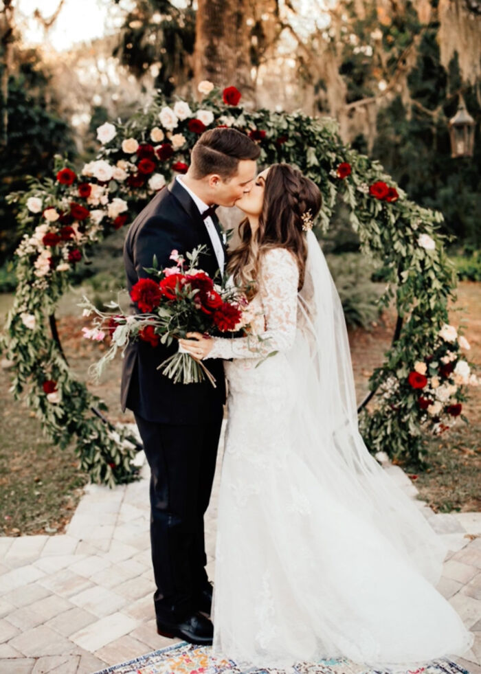 Besties Who Fell Pregnant At The Same Time Had Their Wish Come True After Their Kids Got Married Besties Who Fell Pregnant At The Same Time Had Their Wish Come True After Their Kids Got Married