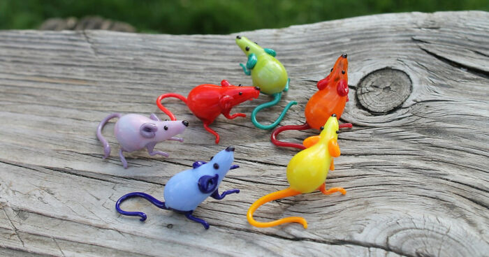 I Made Glass Rat Figurines In Rainbow Colors (12 Pics)