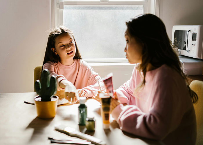 Dad Tells Teen Daughter Not To Proceed With Job Interview After Realizing The “Employer’s” Scheme Dad Tells Teen Daughter Not To Proceed With Job Interview After Realizing The “Employer’s” Scheme