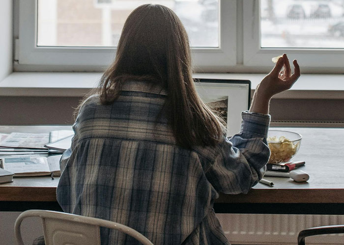 Doctors Puzzle How Person Gained 40lbs, See Them Fiddling With Tic-Tacs: “They're 0 Calories” Doctors Puzzle How Person Gained 40lbs, See Them Fiddling With Tic-Tacs: “They're 0 Calories”