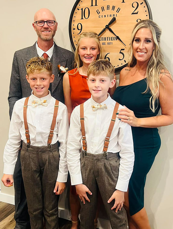 Meet Emily Westerfield, The “Surrogacy Unicorn” Now Pregnant With 11th Baby Meet Emily Westerfield, The “Surrogacy Unicorn” Now Pregnant With 11th Baby