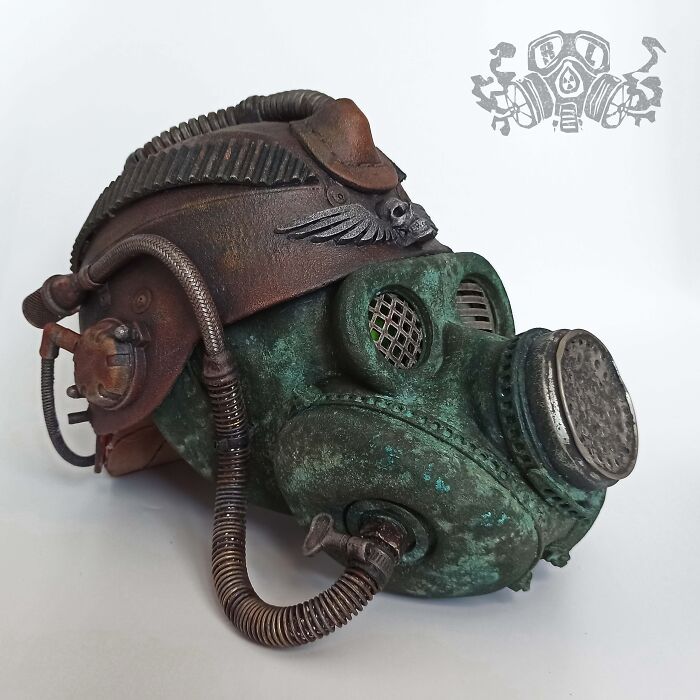 Here's What You Can Make From An Old Gas Mask And A Motorcycle Helmet (9 Pics)