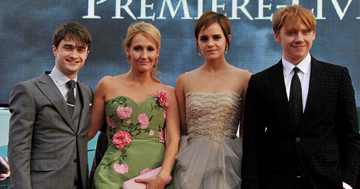 J.K. Rowling Will Never Forgive Daniel Radcliffe And Emma Watson, Says They "Can Save Their Apologies" - Vimarsana News