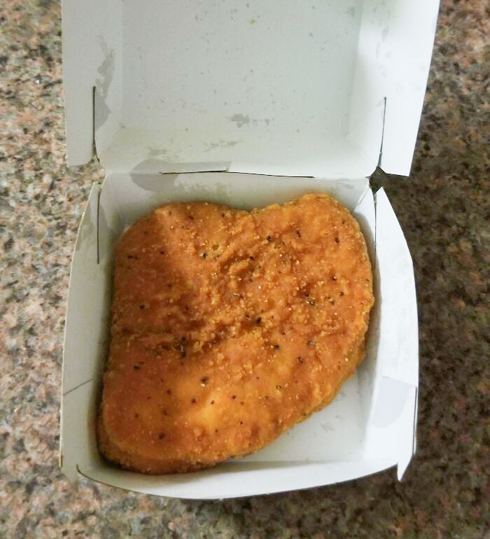 Ordered My Kid A 6-Piece Nugget Meal, This Is What He Got In His Nugget Box