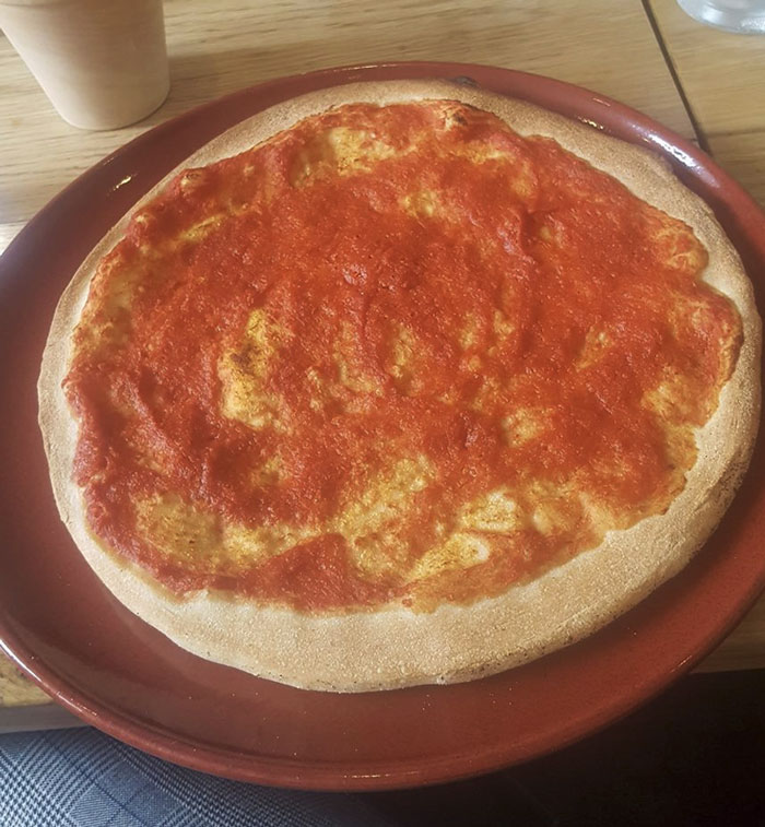 This Vegan Pizza A Friend Got For £9 After Waiting For An Hour