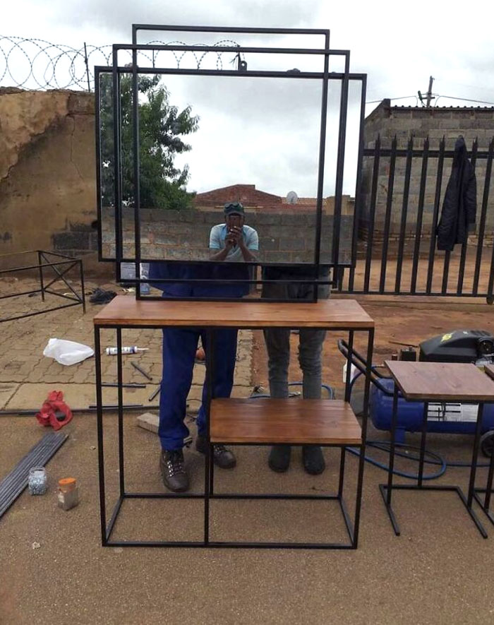 The Squad Selling Mirrors