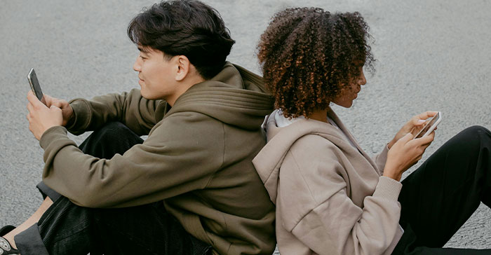 Guy “Comes Clean” To GF About How He Used AI To Talk To Her In The Start, Gets Blocked Immediately