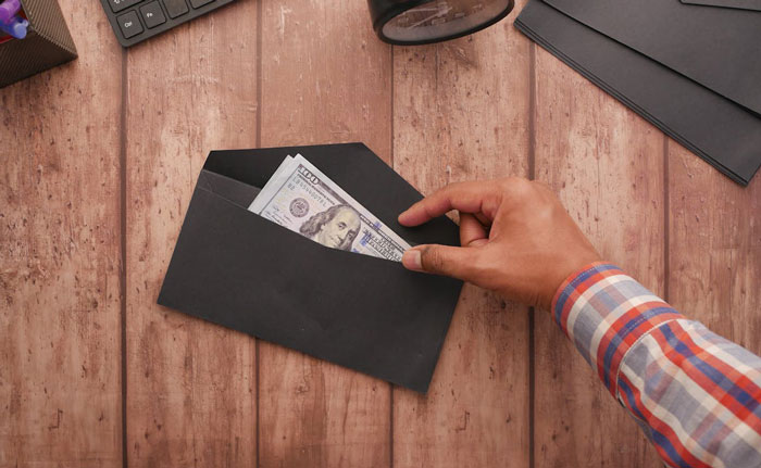 Teen Unexpectedly Inherits A ‘Crazy’ Inheritance From Dad, Drama Ensues When Mom Finds Out Teen Unexpectedly Inherits A ‘Crazy’ Inheritance From Dad, Drama Ensues When Mom Finds Out