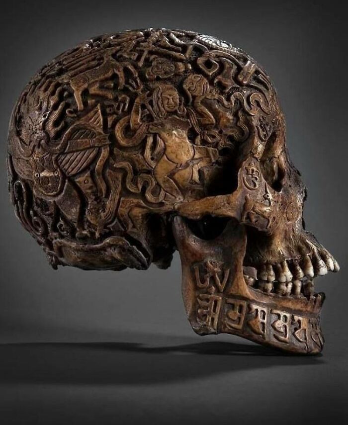 Cráneo tibetano tallado de hace 350 años