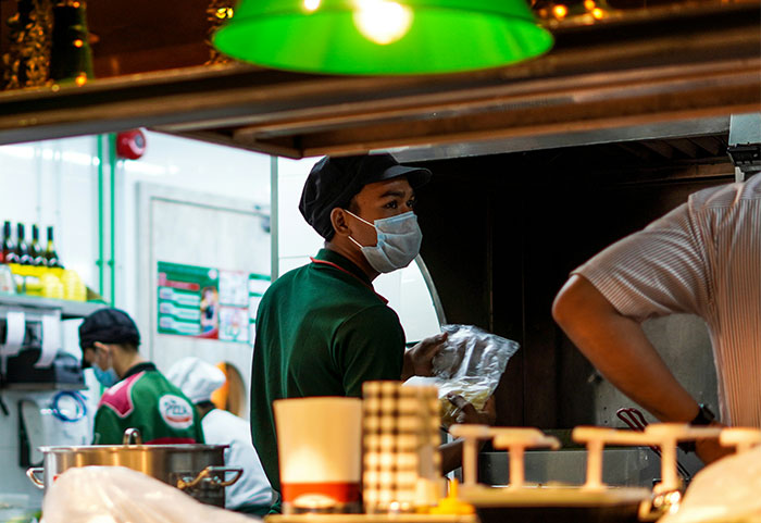 Fox News Host’s “Six Figures” Wage Calculation Fail Goes Viral, Gets Roasted On X Fox News Host’s “Six Figures” Wage Calculation Fail Goes Viral, Gets Roasted On X