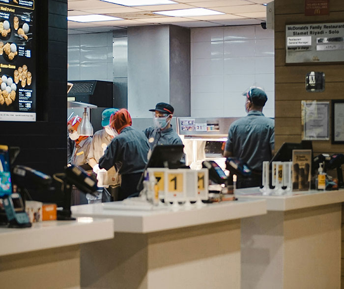 Fox News Host’s “Six Figures” Wage Calculation Fail Goes Viral, Gets Roasted On X Fox News Host’s “Six Figures” Wage Calculation Fail Goes Viral, Gets Roasted On X