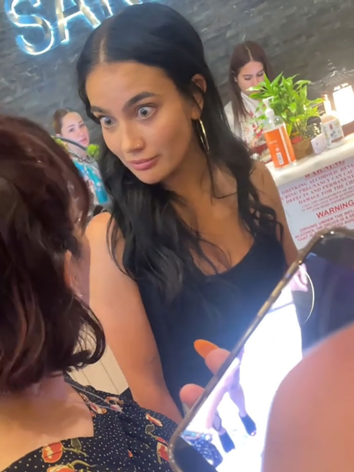 Utah “Karen” Yanks Down Woman’s Skirt And Reports Her To Police, Ends Up Charged With Battery Utah “Karen” Yanks Down Woman’s Skirt And Reports Her To Police, Ends Up Charged With Battery