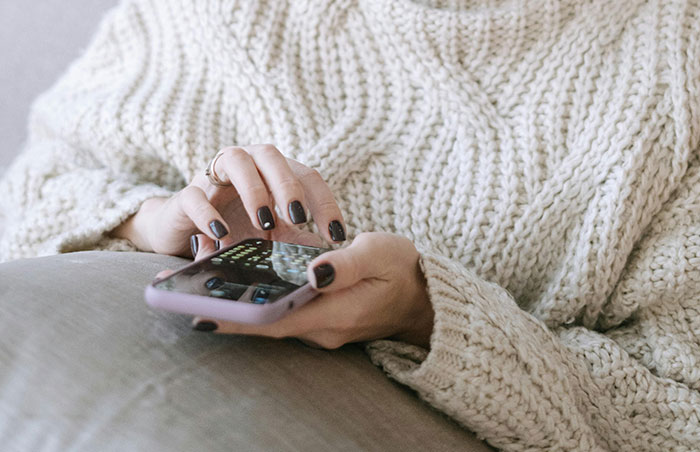 Woman Loses It Realizing Friend Had Invited Everyone But Her To Wedding, Leaves Group Chat