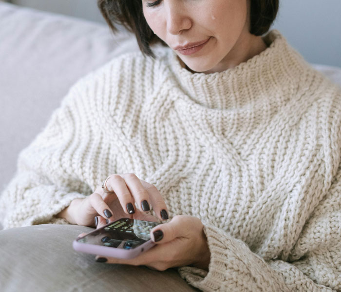 Woman Loses It Realizing Friend Had Invited Everyone But Her To Wedding, Leaves Group Chat Woman Loses It Realizing Friend Had Invited Everyone But Her To Wedding, Leaves Group Chat