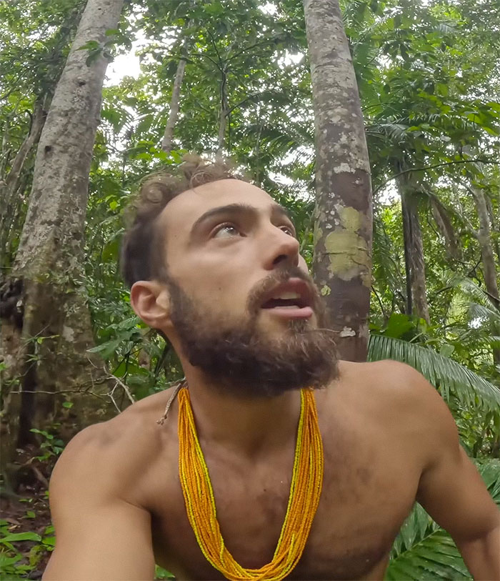People Amazed By Tree-Swinging Man Who Documented Time With Nomadic Tribe People Amazed By Tree-Swinging Man Who Documented Time With Nomadic Tribe