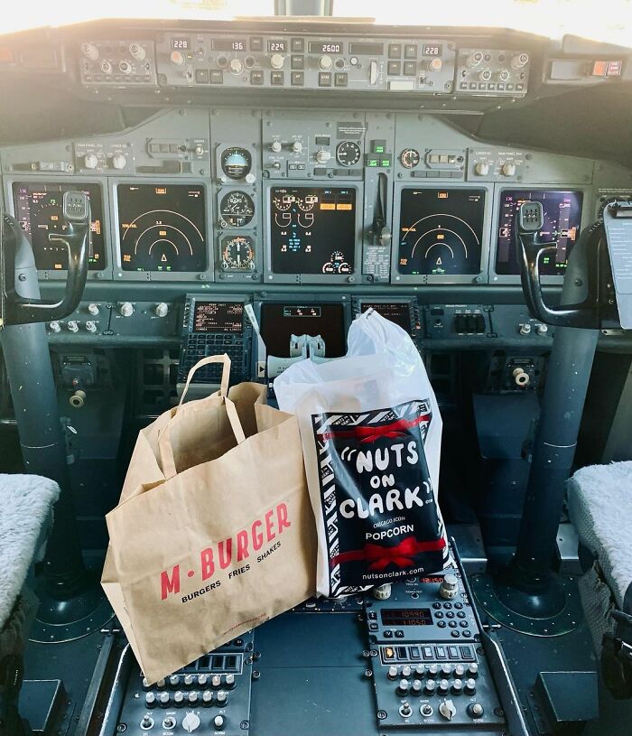 “Every Layover Is A Date Night” Husband And Wife Fly Commercial Planes Together