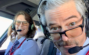 “Every Layover Is A Date Night” Husband And Wife Fly Commercial Planes Together
