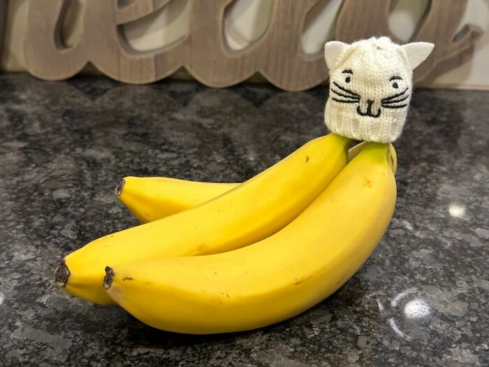 Keep Your Bananas Fresh With Nana Hats For Bananas: Clever Solution For Longer-Lasting Fruit
