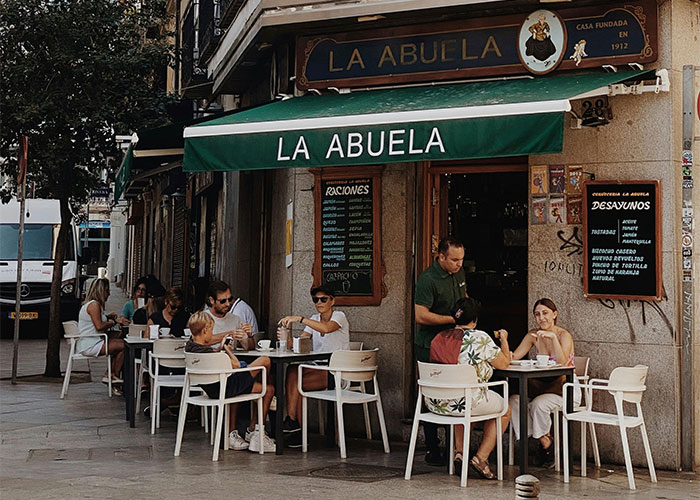 “It’s Really Crazy To Me”: American Goes Viral Sharing Her Culture Shocks In Spain “It’s Really Crazy To Me”: American Goes Viral Sharing Her Culture Shocks In Spain
