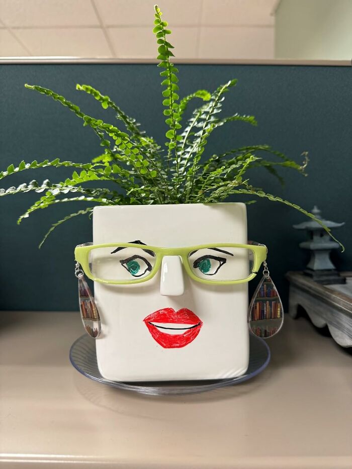 Draw, Plant, Smile - The 30 Watt Face Plant Brightens Days & Desks