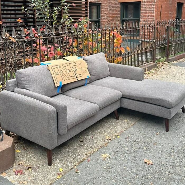Legit Couch On Willoughby Between Waverly And Washington