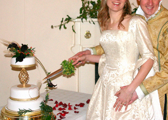 Nerdy Couple Wants A Fantasy Wedding, Guests Say They're Uncomfortable With The Theme Nerdy Couple Wants A Fantasy Wedding, Guests Say They're Uncomfortable With The Theme