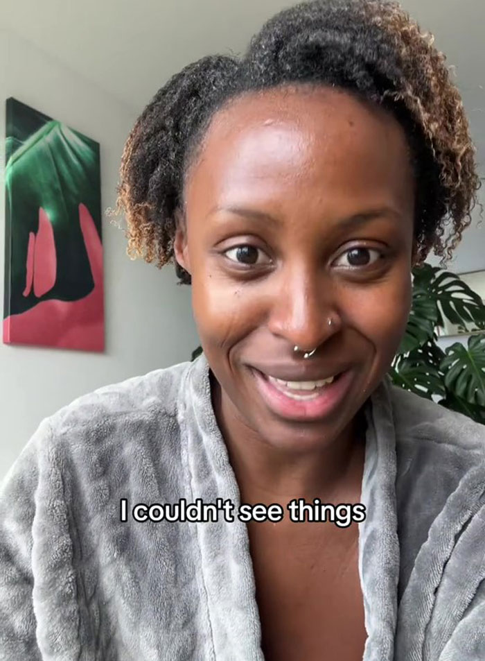 Woman Defies Warnings And Looks Straight At The Solar Eclipse, Warns Others Not To Do The Same Woman Defies Warnings And Looks Straight At The Solar Eclipse, Warns Others Not To Do The Same