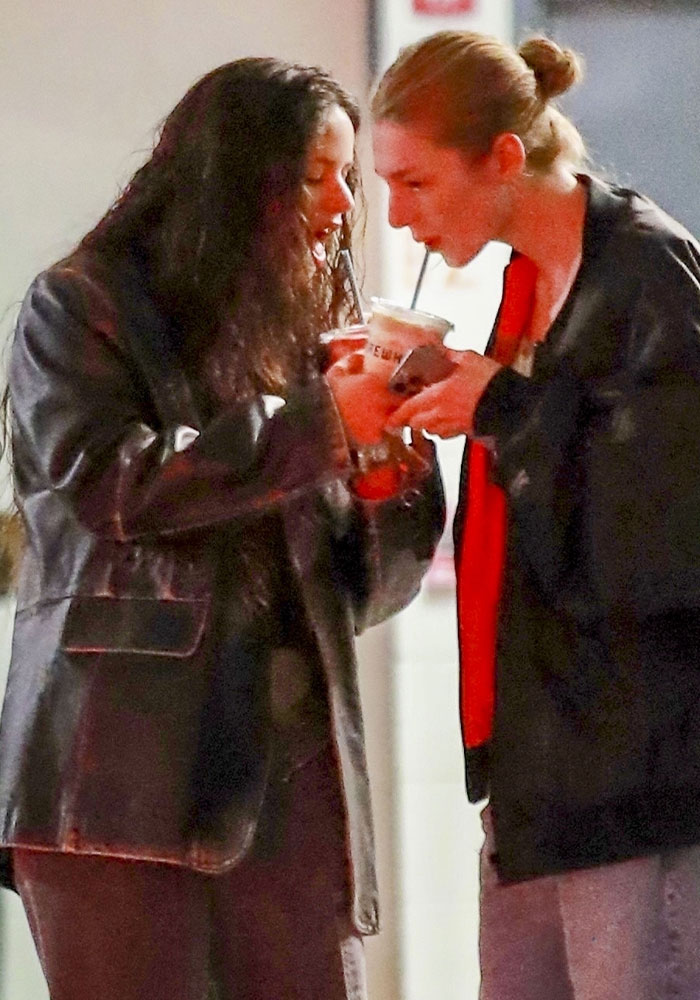 Hunter Schafer Reveals She Dated Rosalía For 5 Months Back In 2019 After Years Of Rumors Hunter Schafer Reveals She Dated Rosalía For 5 Months Back In 2019 After Years Of Rumors