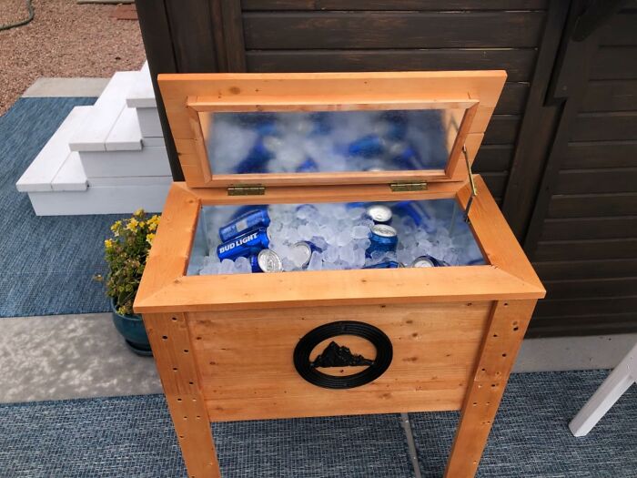 Chill Out In Style With Frostflow Beverage Cooler: Your Ultimate Companion For Refreshing Moments