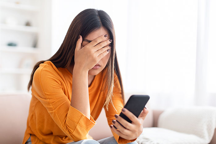 Woman Breaks Up With BF After His Suspicious Behavior Leads Her To Find Alarming Google Searches Woman Breaks Up With BF After His Suspicious Behavior Leads Her To Find Alarming Google Searches