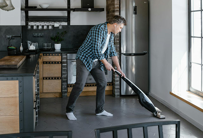 “House Husband” Feels Emasculated, Demands Wife Apologize Or He Won’t Do Any Housework “House Husband” Feels Emasculated, Demands Wife Apologize Or He Won’t Do Any Housework